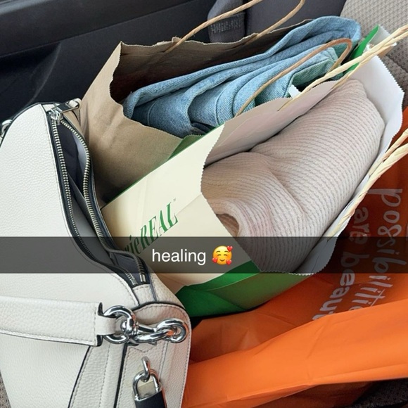 Meet your Posher, Emma - Picture 3 of 7